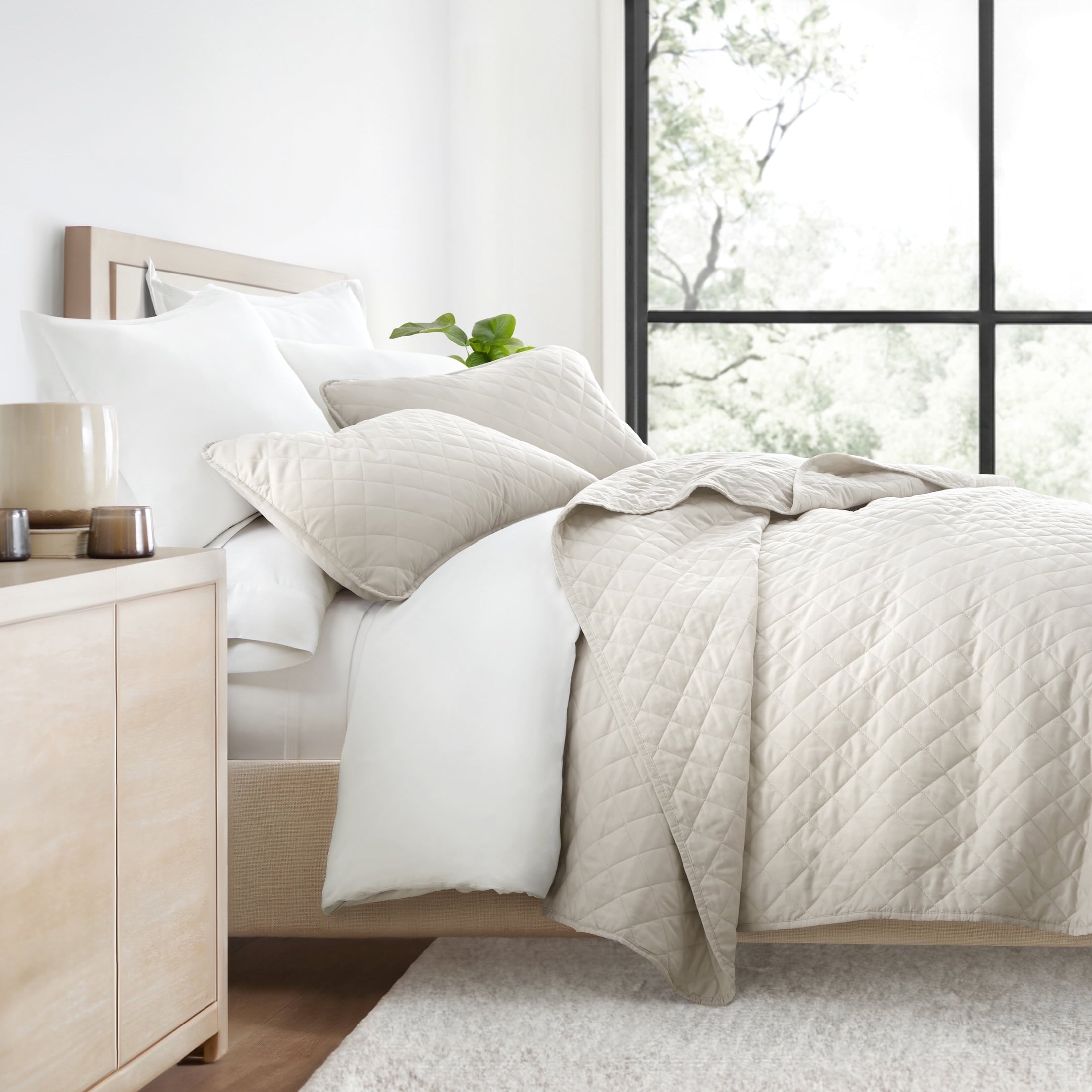 Wrinkle Resistant All Season Quilt Set Coverlet Eucalyptus Floral Stitched for King Size Bedding by Comfort Canopy