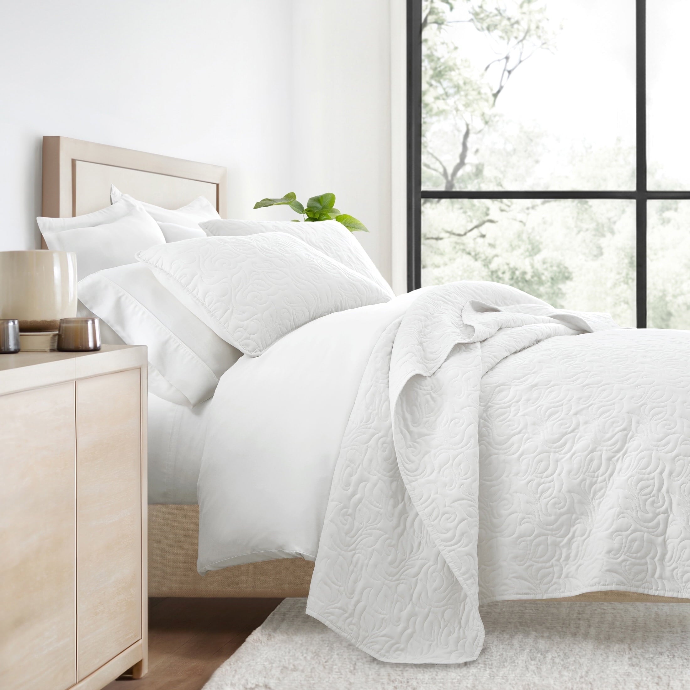 Wrinkle Resistant All Season Quilt Set Coverlet Eucalyptus Floral Stitched for King Size Bedding by Comfort Canopy