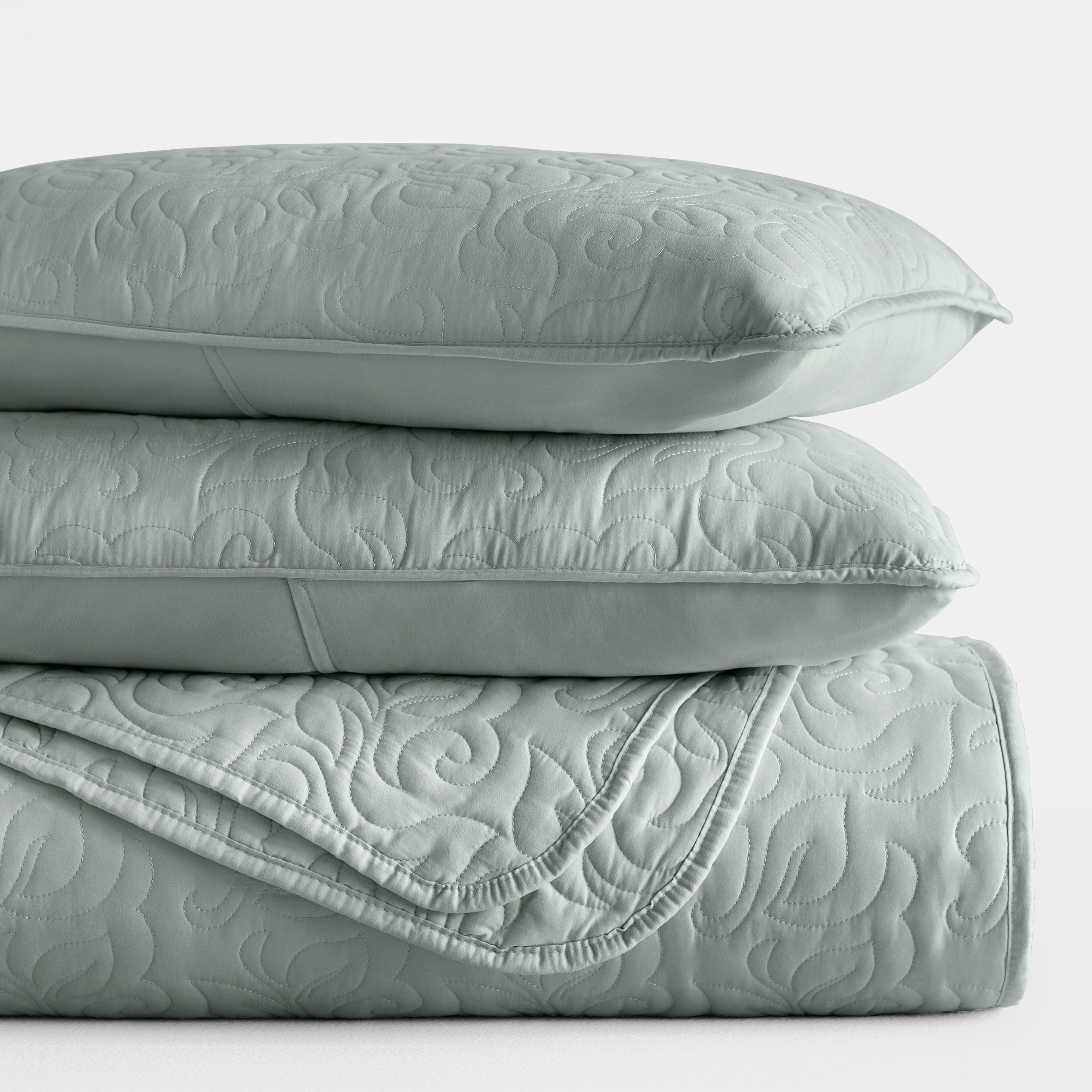 Wrinkle Resistant All Season Quilt Set Coverlet Eucalyptus Floral Stitched for King Size Bedding by Comfort Canopy