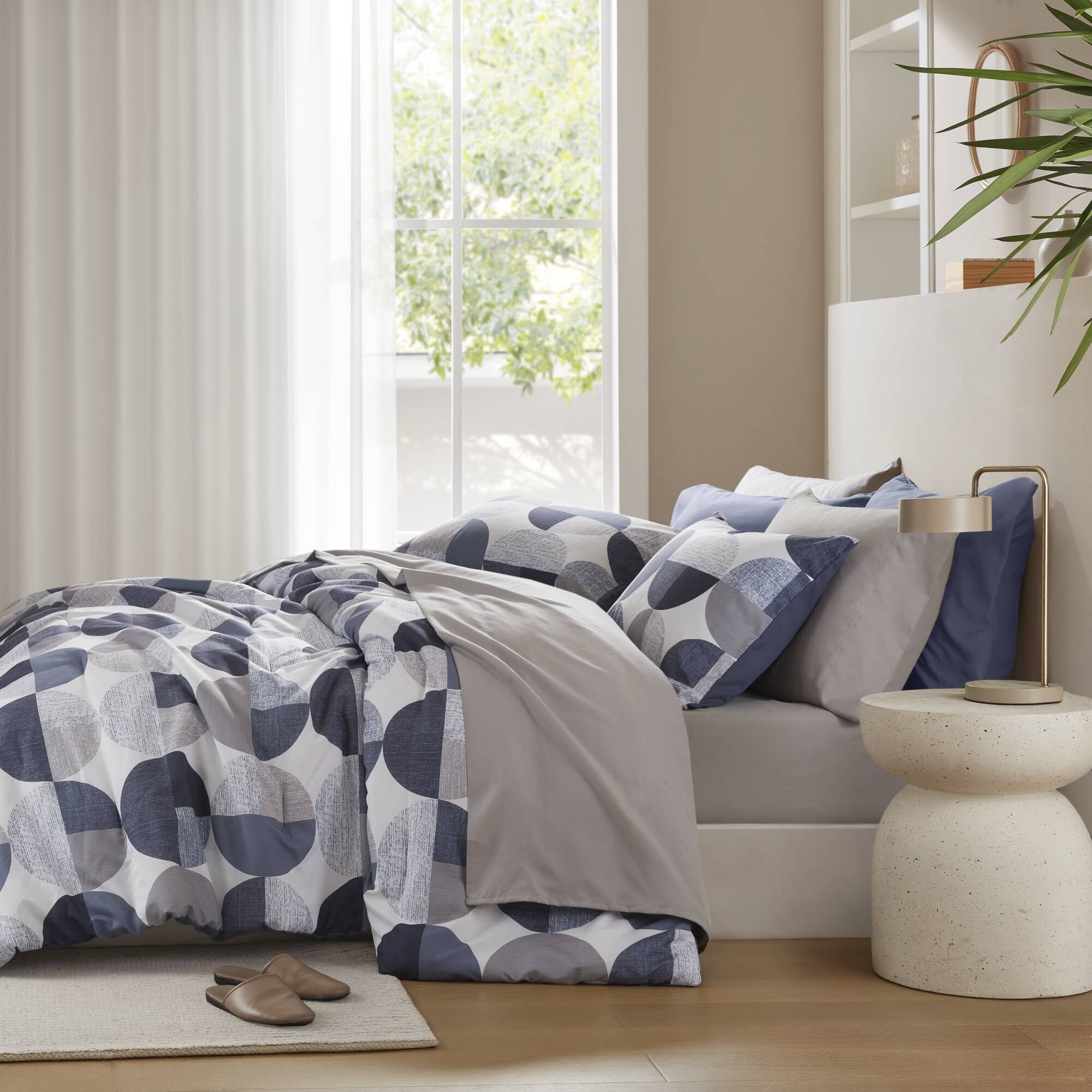 Regency Heights Queen Size Comforter Set, 9-Piece Bed in a Bag Queen, Round Geometric Print Bedding Comforter Set with Sheets, Navy Blue